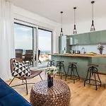 Penthouse Seabyme With 2 Terraces * Murter