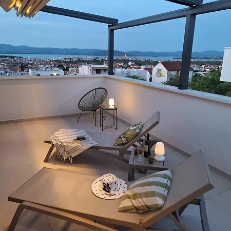 Penthouse Seabyme With 2 Terraces Murter