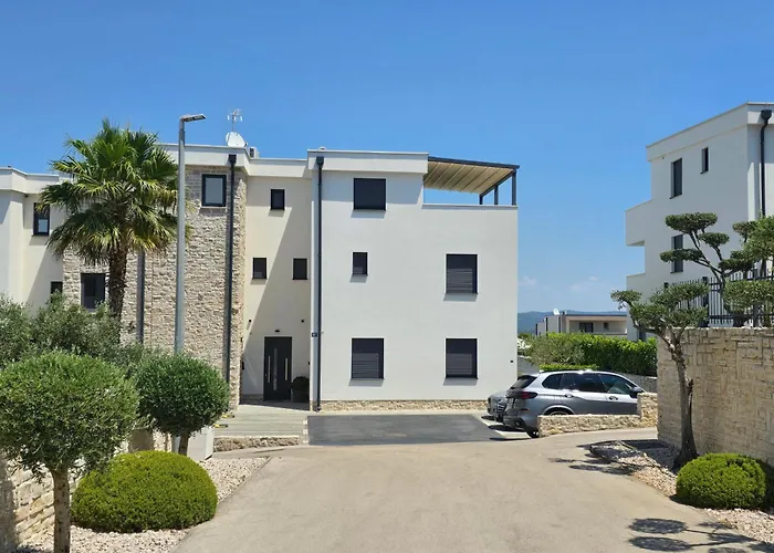 Penthouse Seabyme With 2 Terraces * Murter