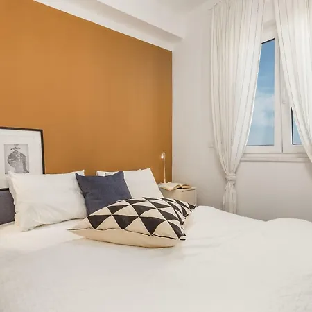 Penthouse Seabyme With 2 Terraces * Murter