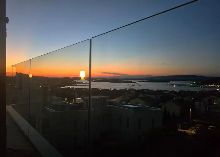 Penthouse Seabyme With 2 Terraces Apartment